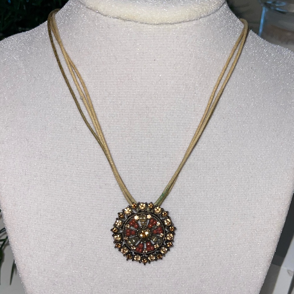 Lia Sophia Necklace Round Pendant Multicolor Brilliant Stones Gold Tone Cord - Picture 1 of 7